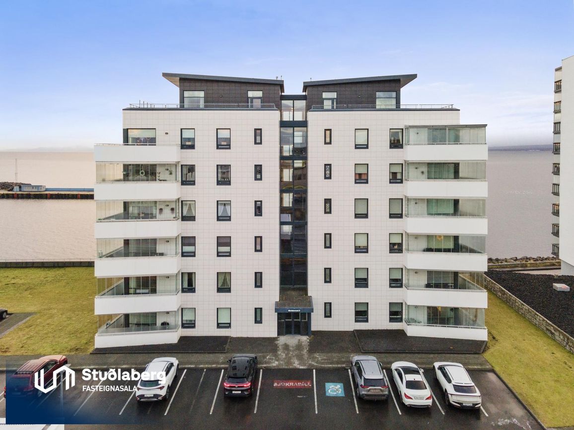 Pósthússtræti 3 - 0201, 230 Reykjanesbær