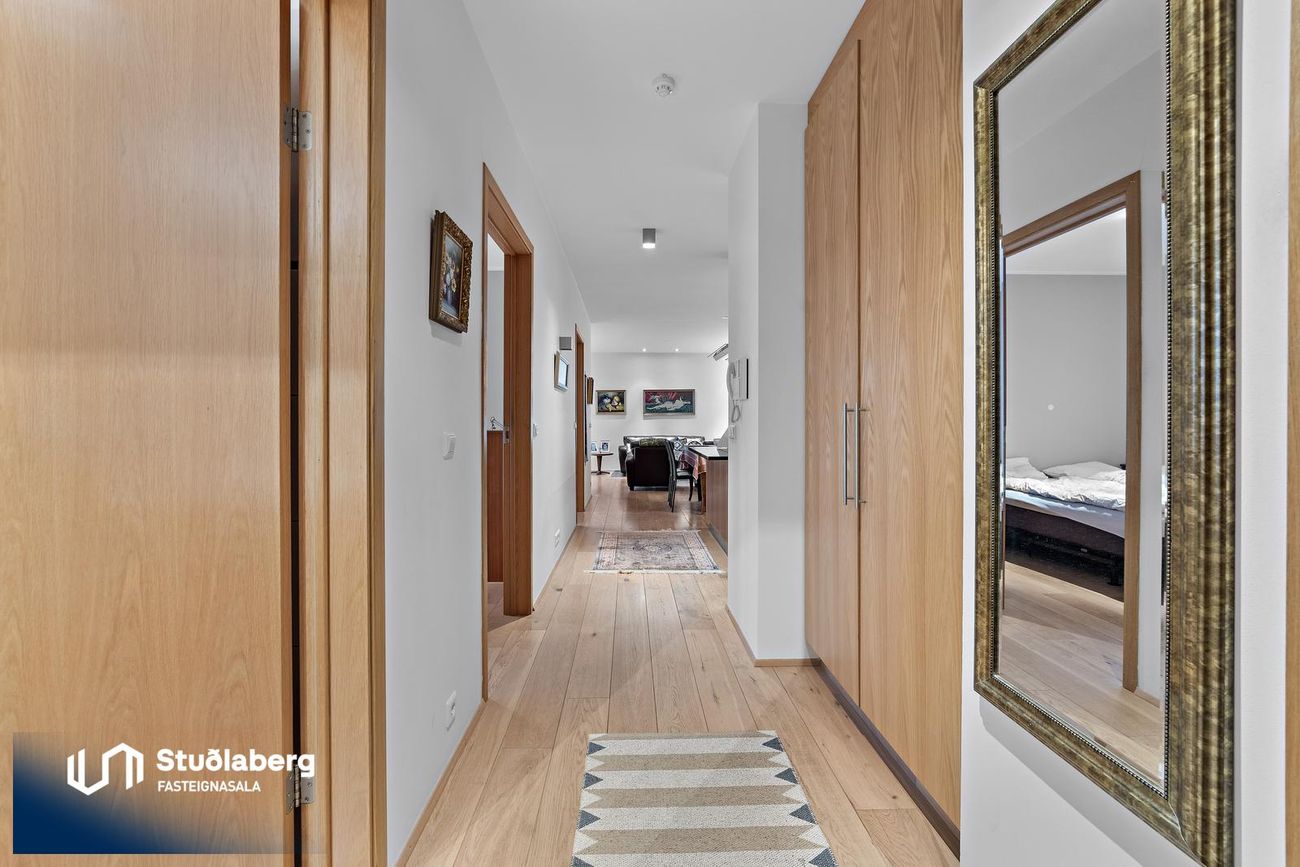 Pósthússtræti 3 - 0201, 230 Reykjanesbær