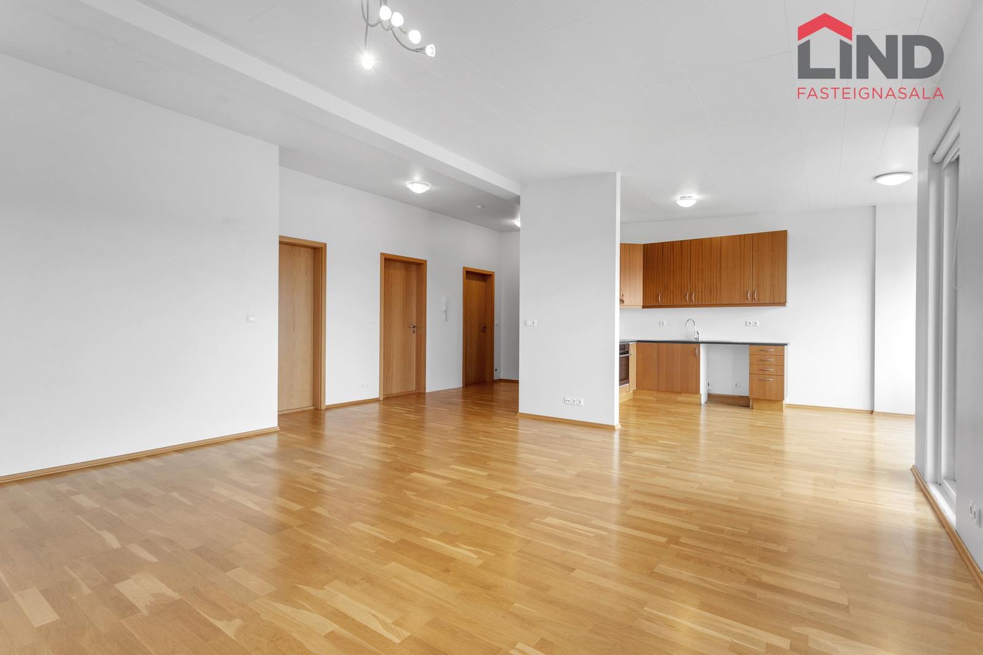 Tjarnabraut 14, 260 Reykjanesbær