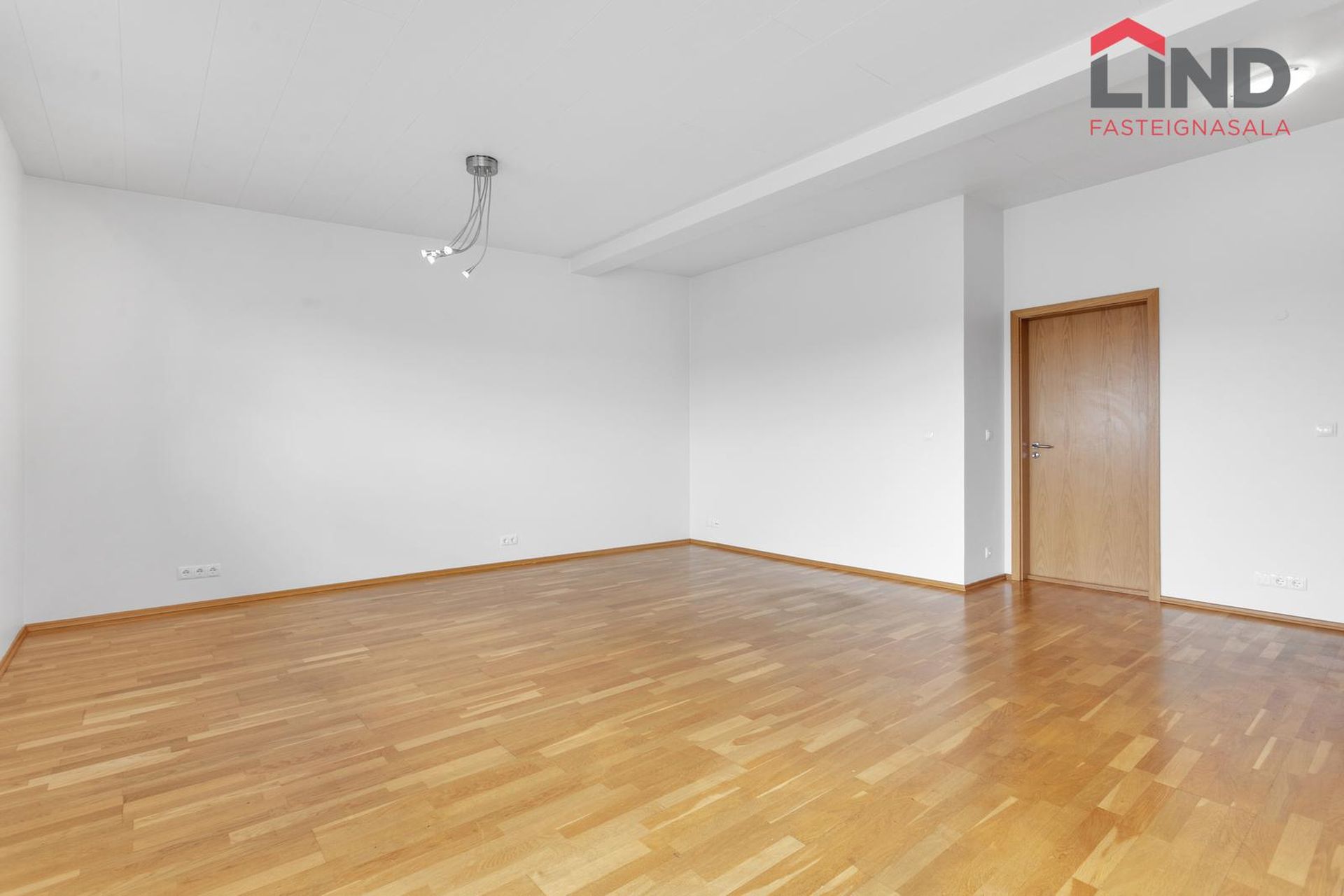 Tjarnabraut 14, 260 Reykjanesbær