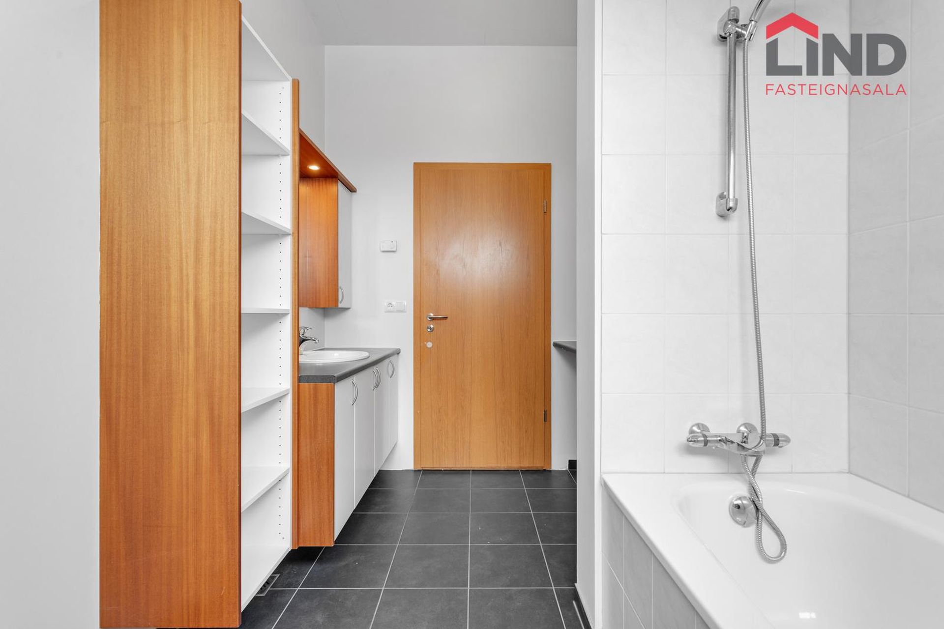 Tjarnabraut 14, 260 Reykjanesbær