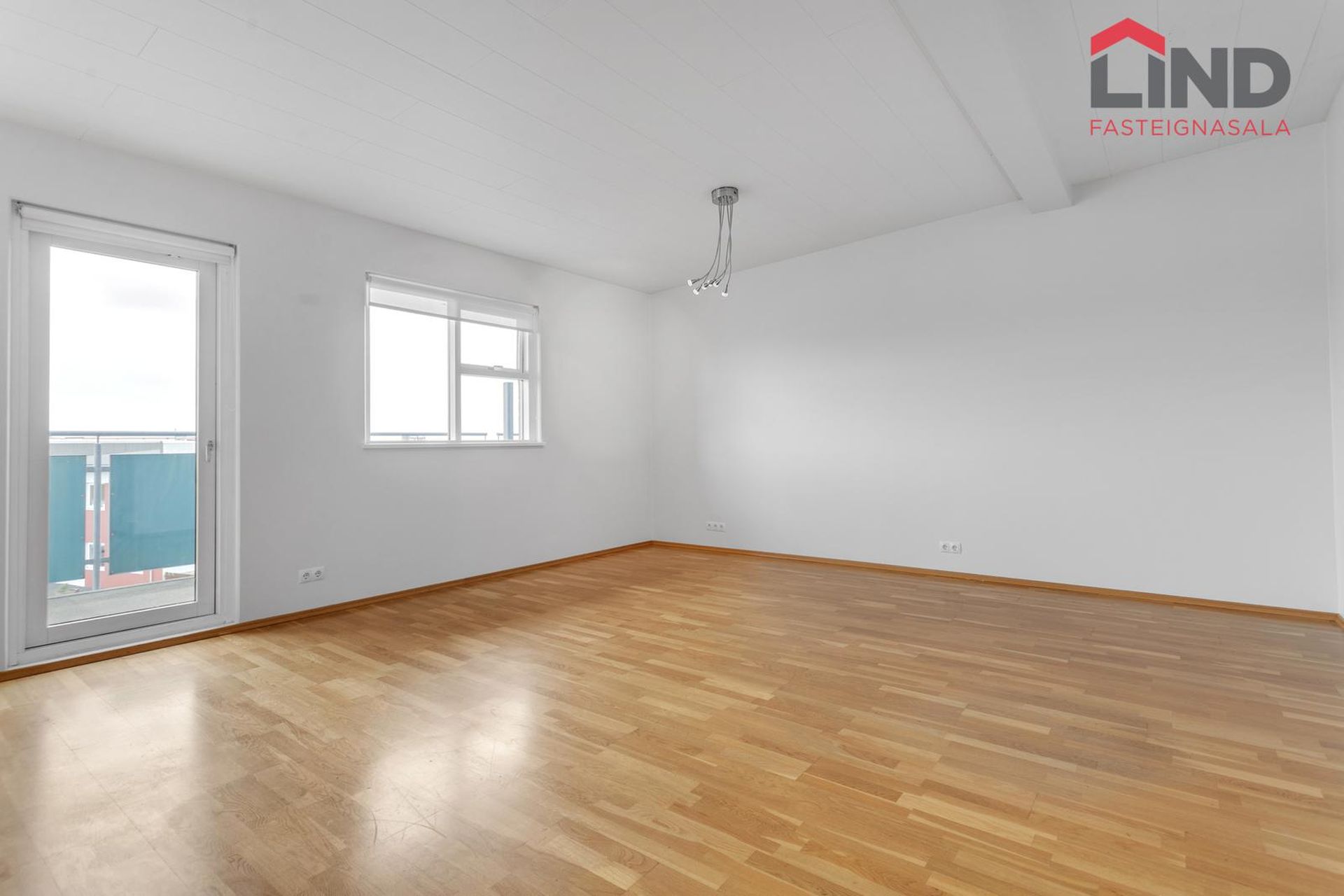 Tjarnabraut 14, 260 Reykjanesbær