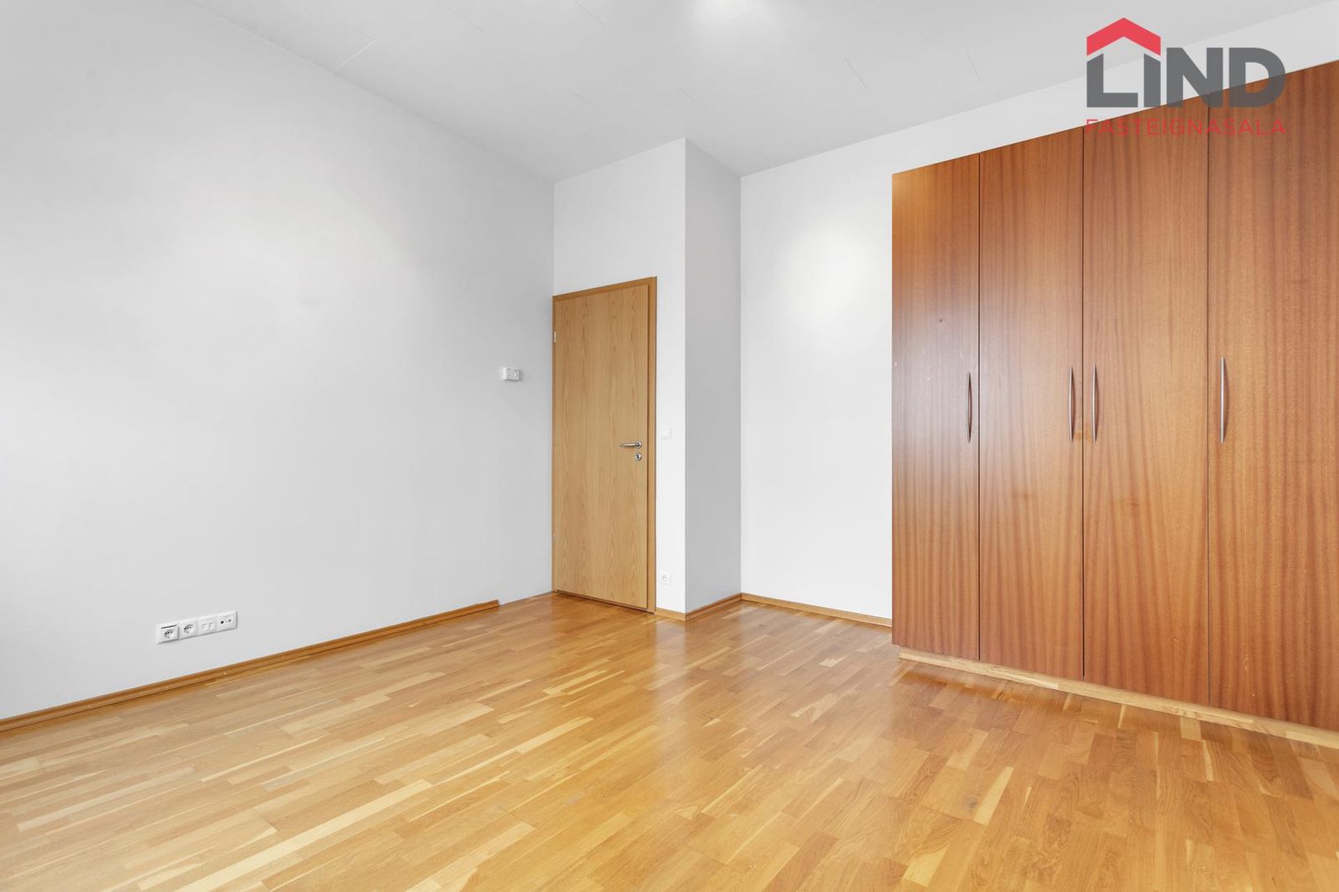 Tjarnabraut 14, 260 Reykjanesbær