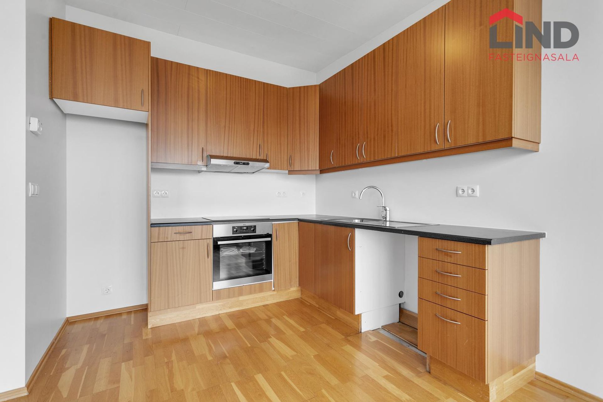 Tjarnabraut 14, 260 Reykjanesbær