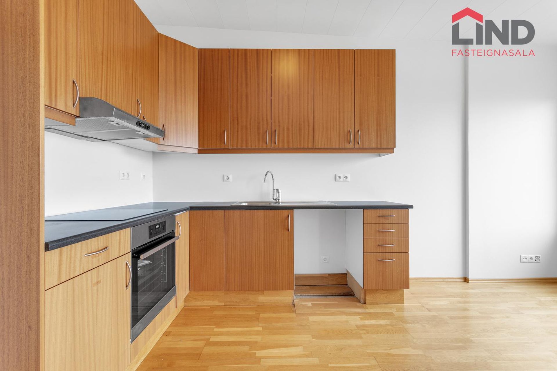 Tjarnabraut 14, 260 Reykjanesbær