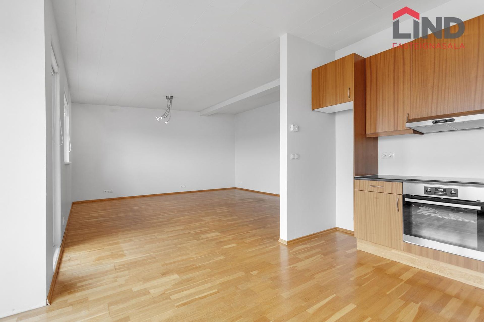 Tjarnabraut 14, 260 Reykjanesbær