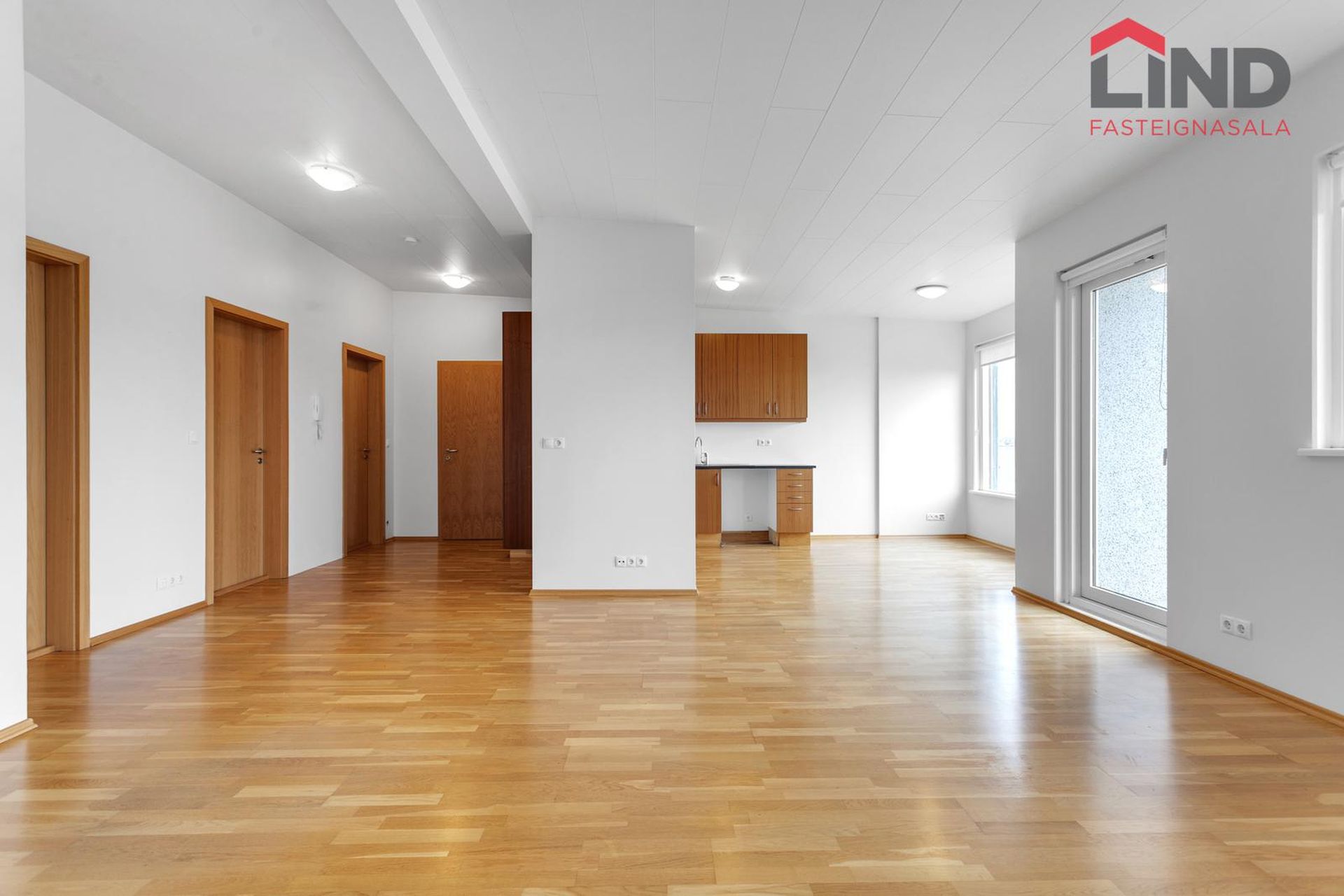 Tjarnabraut 14, 260 Reykjanesbær