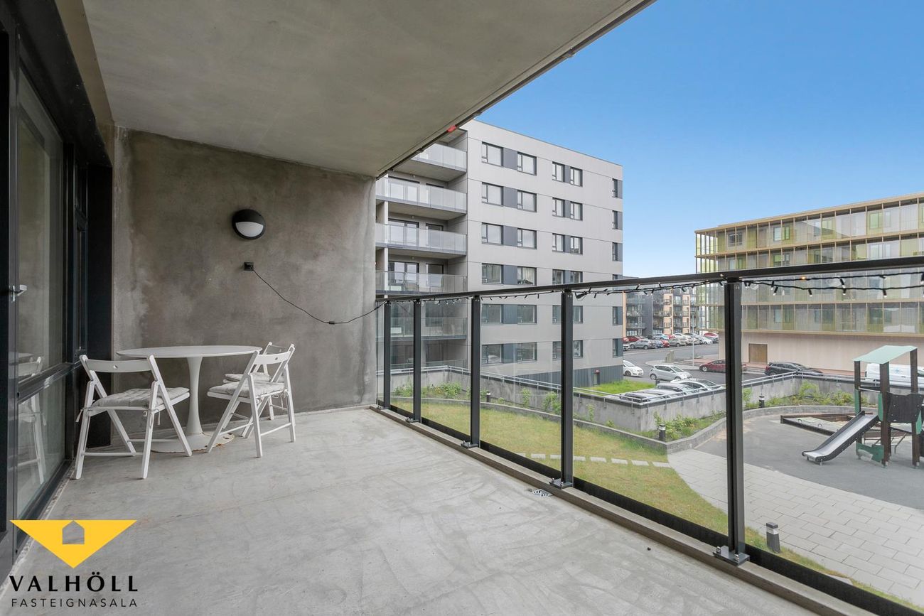 Áshamar 8, 221 Hafnarfjörður
