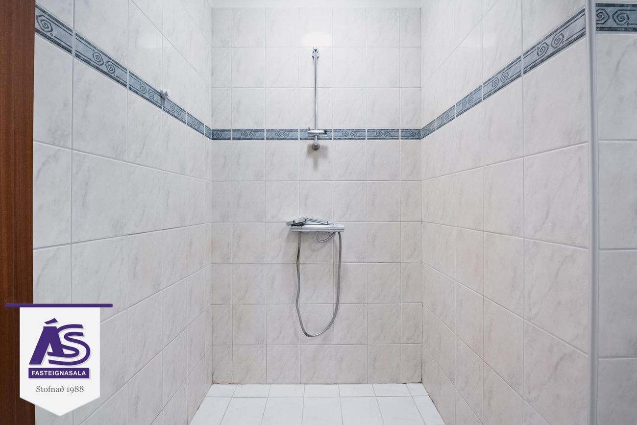 Þrastarás 18, 221 Hafnarfjörður