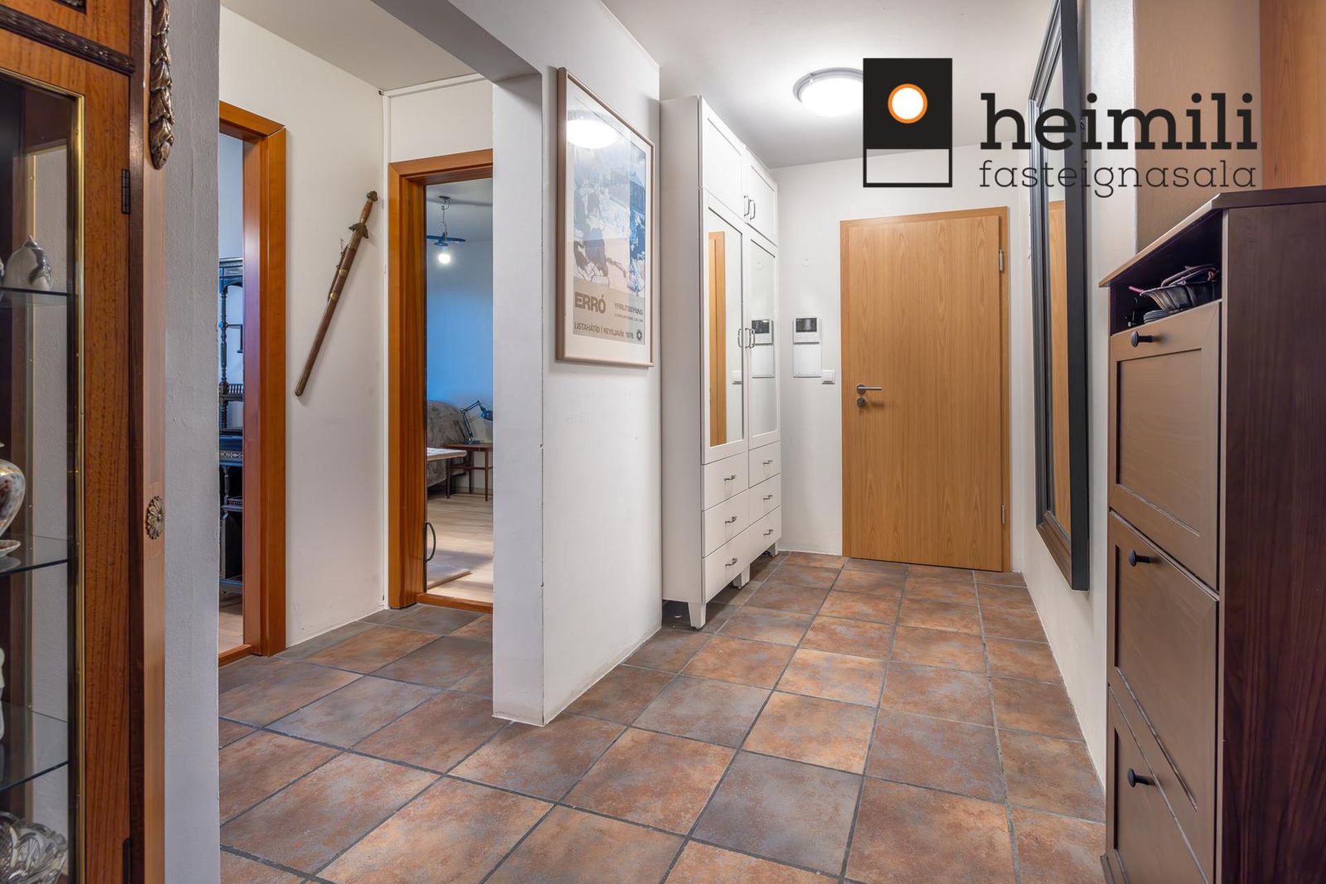 Hraunbær 196, 110 Reykjavík