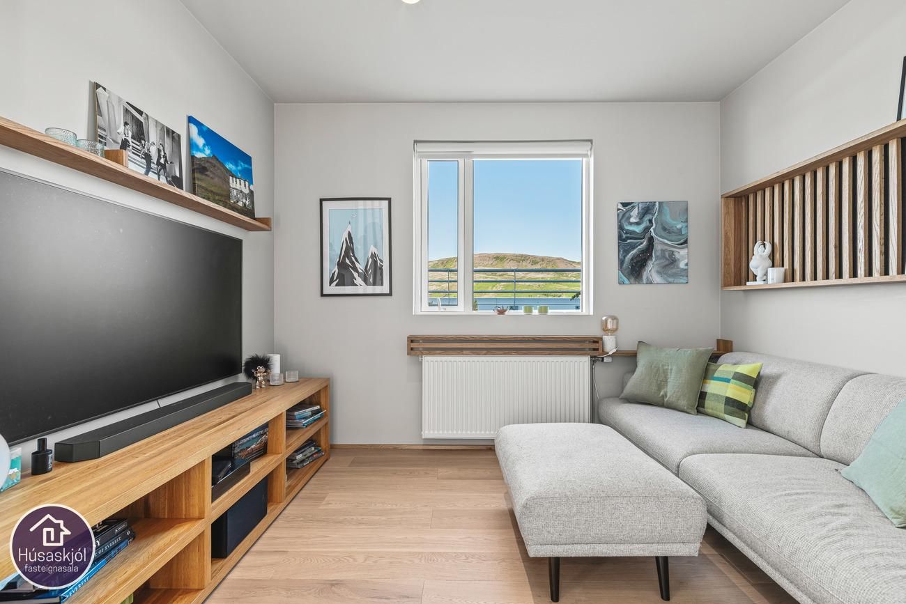 Rökkvatjörn 1, 113 Reykjavík