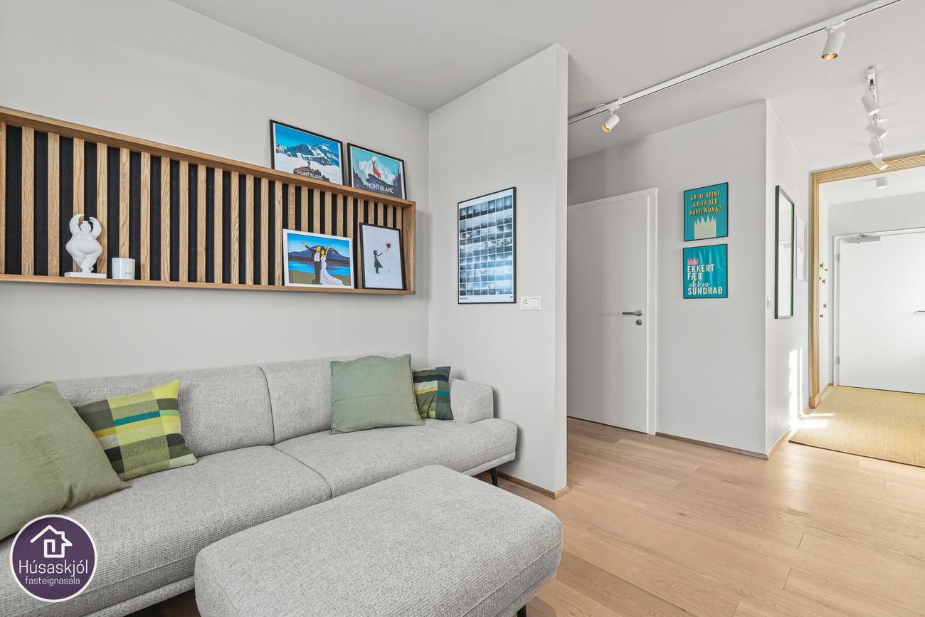 Rökkvatjörn 1, 113 Reykjavík