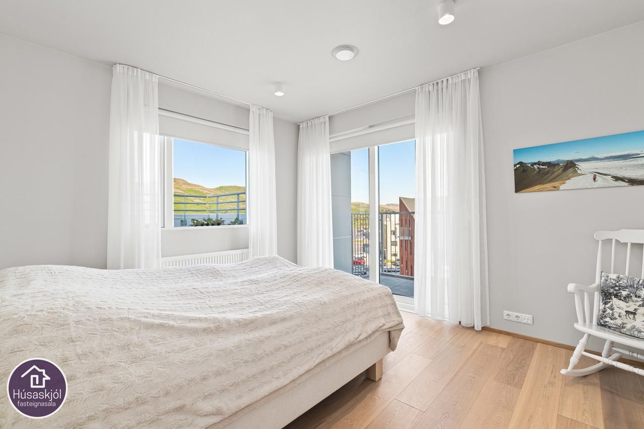Rökkvatjörn 1, 113 Reykjavík