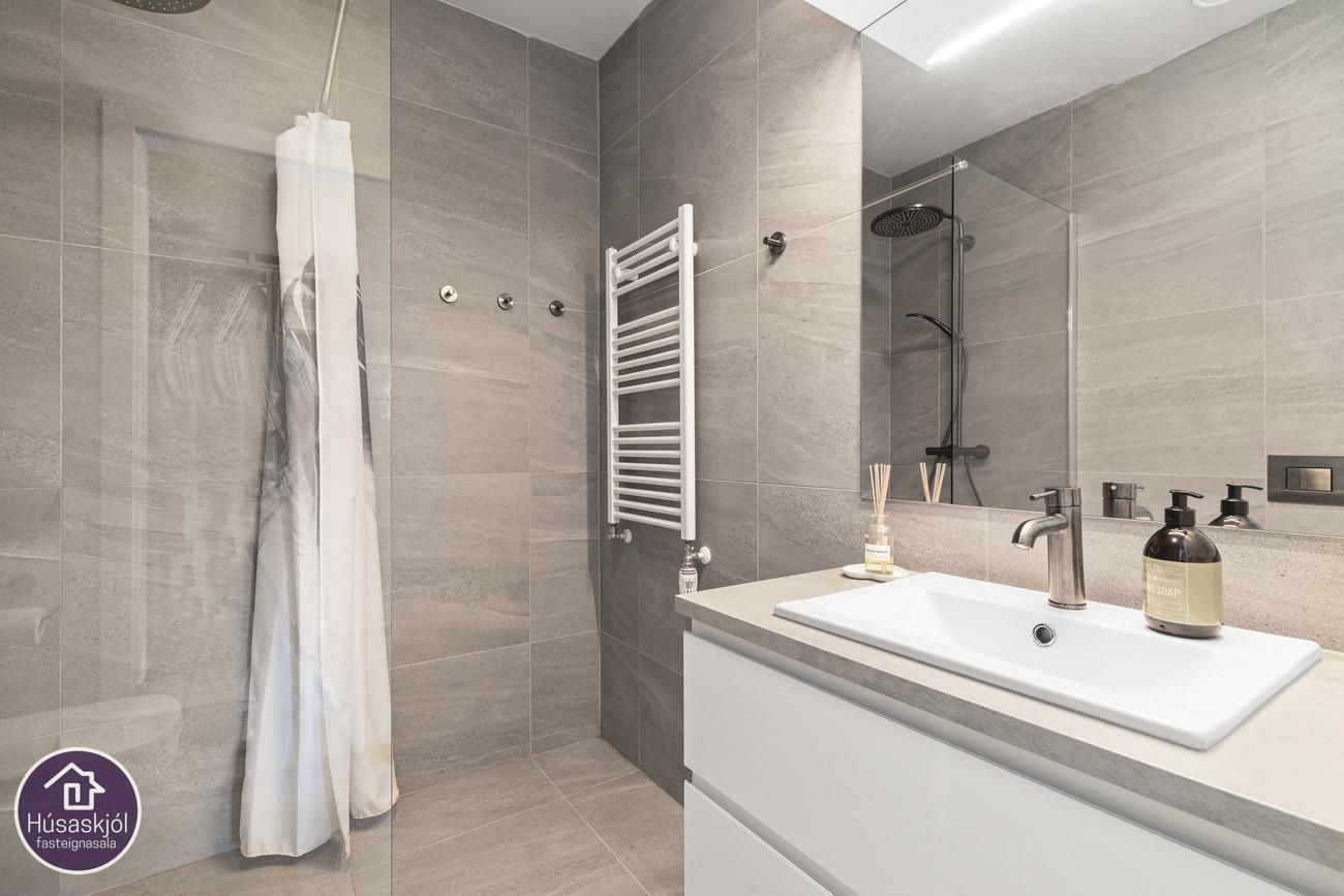 Rökkvatjörn 1, 113 Reykjavík