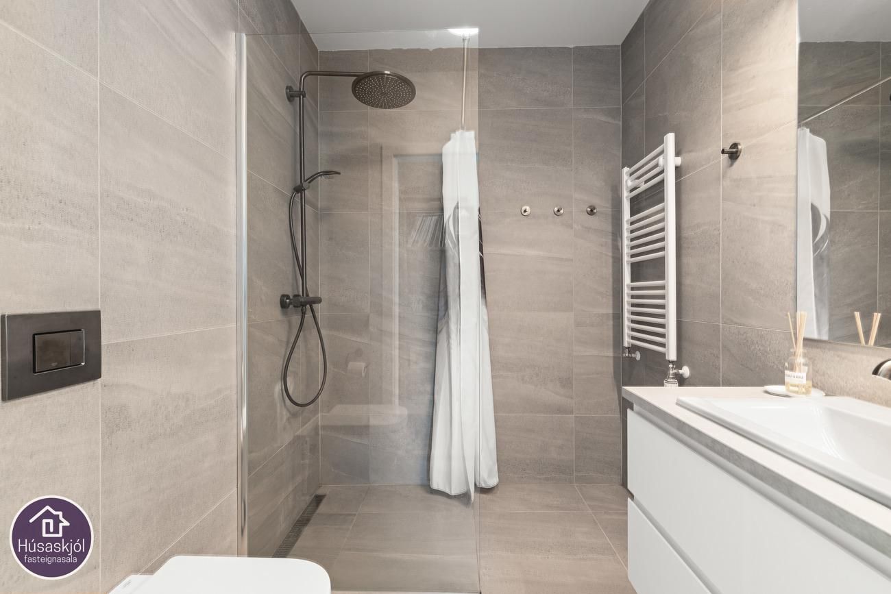 Rökkvatjörn 1, 113 Reykjavík