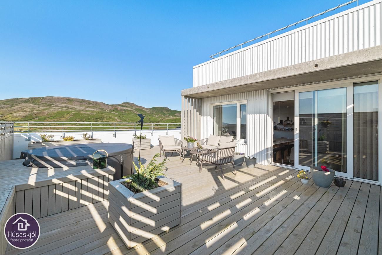 Rökkvatjörn 1, 113 Reykjavík