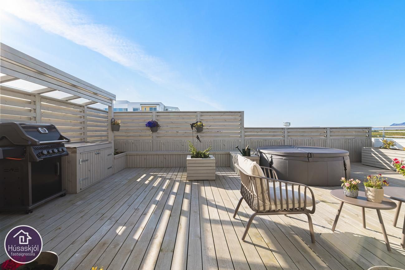 Rökkvatjörn 1, 113 Reykjavík