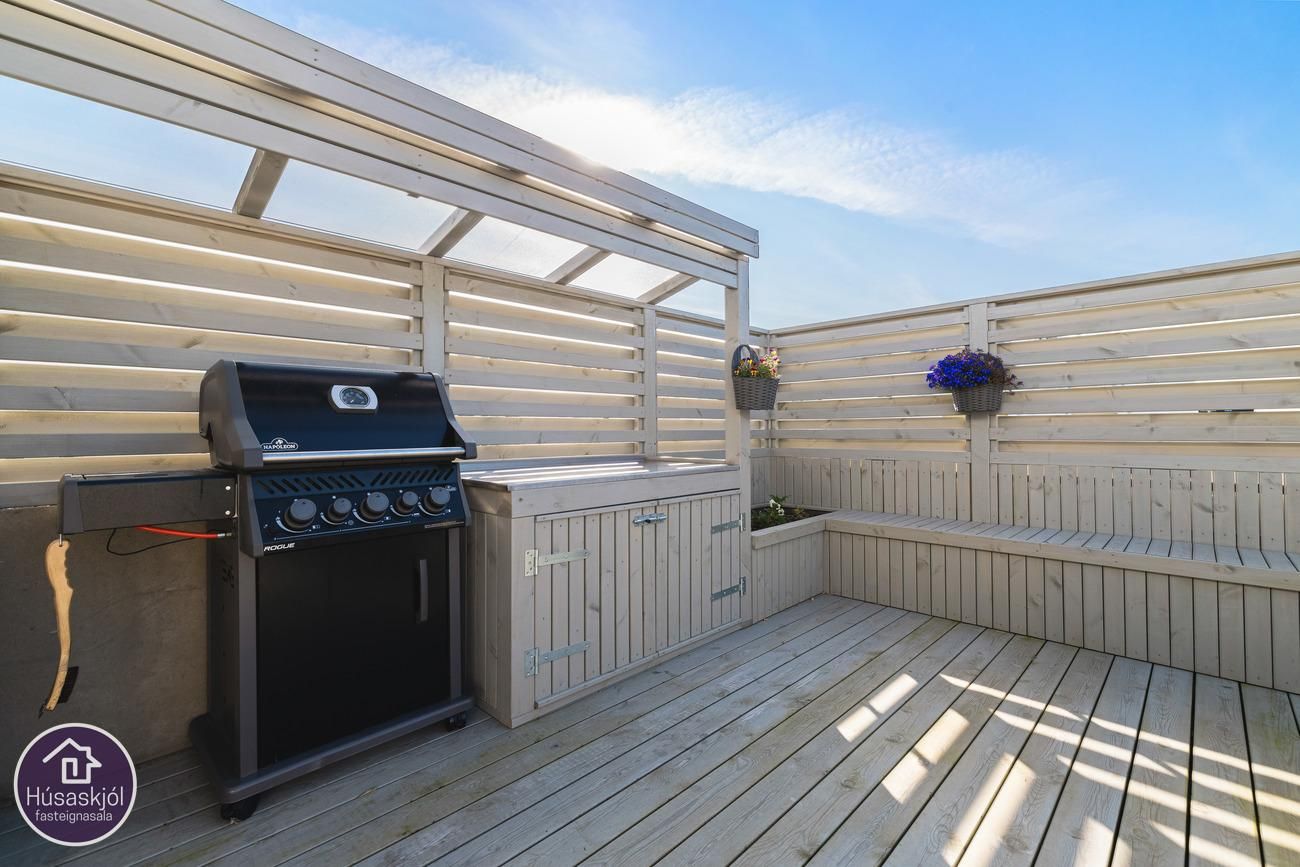 Rökkvatjörn 1, 113 Reykjavík