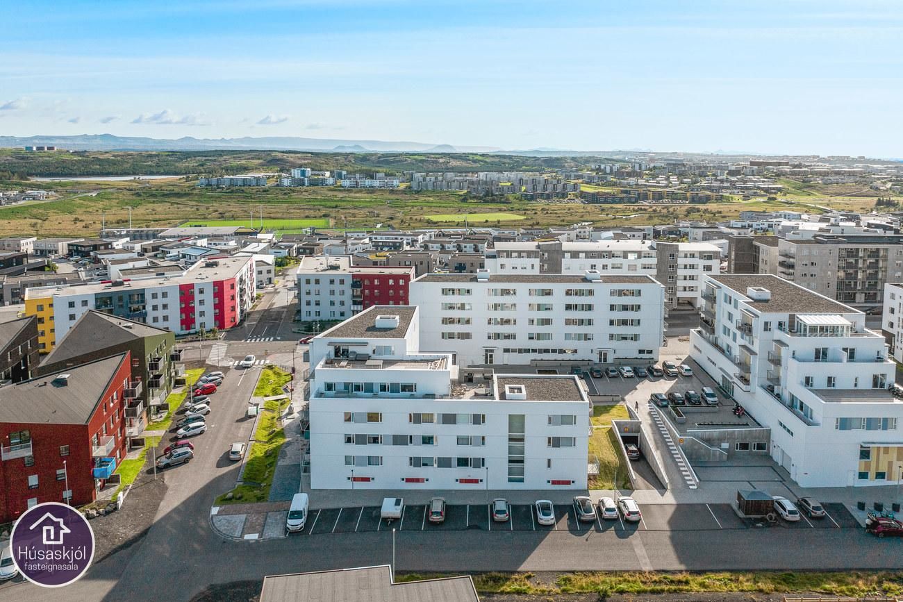 Rökkvatjörn 1, 113 Reykjavík