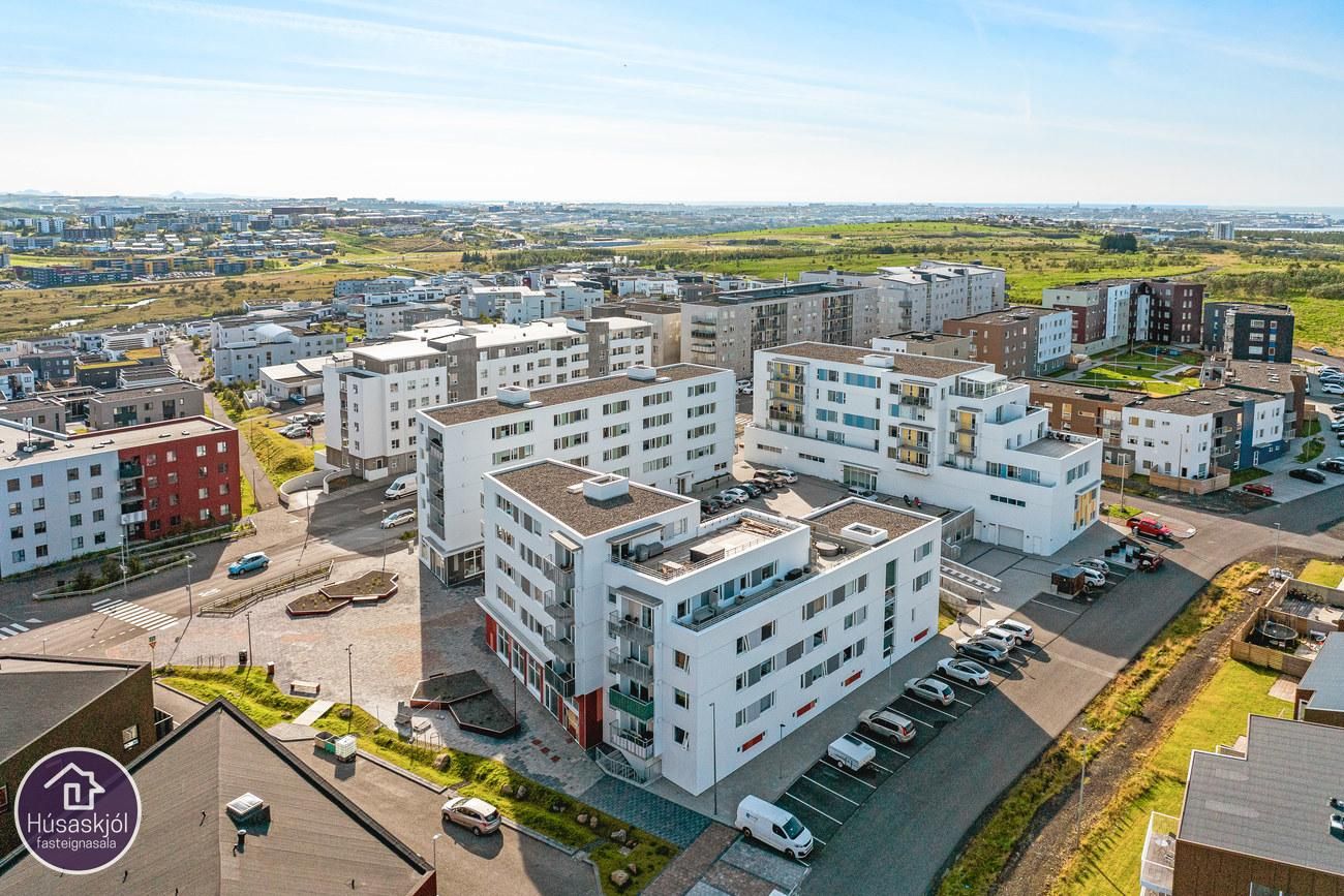 Rökkvatjörn 1, 113 Reykjavík