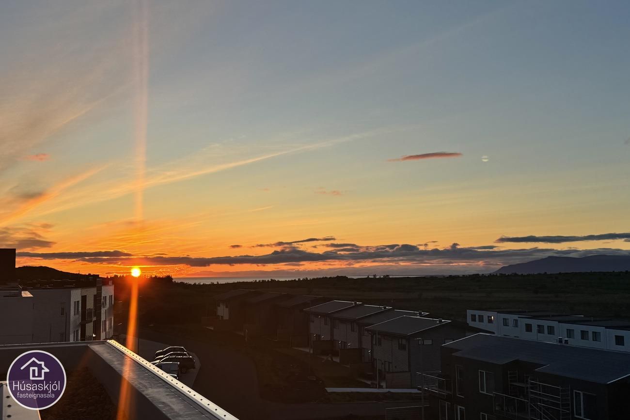 Rökkvatjörn 1, 113 Reykjavík