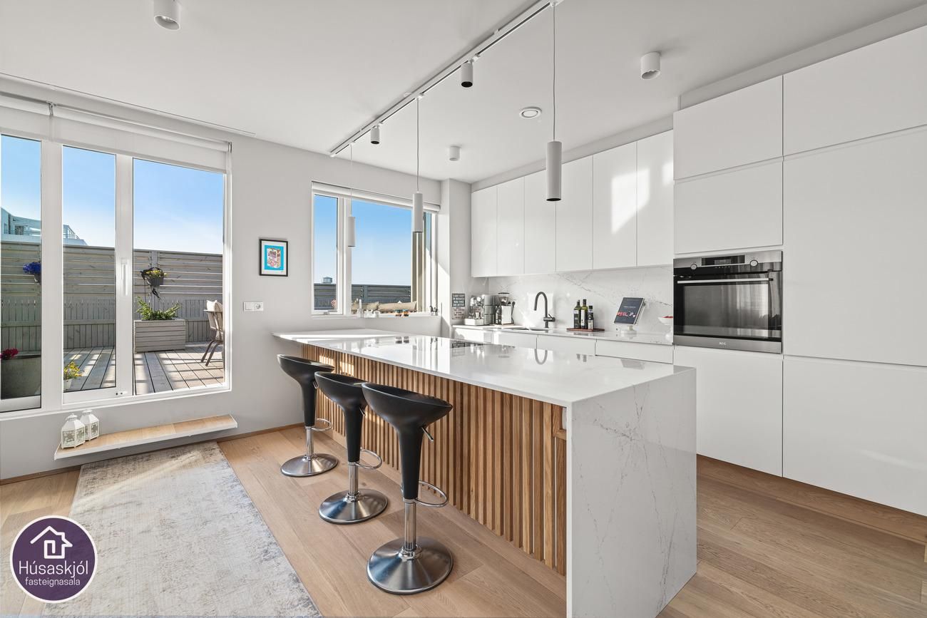 Rökkvatjörn 1, 113 Reykjavík