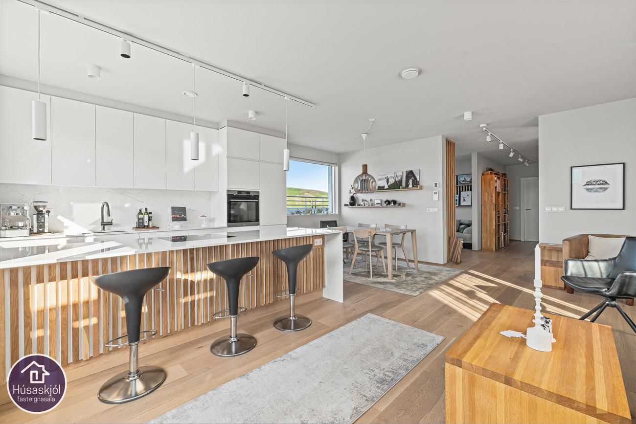 Rökkvatjörn 1, 113 Reykjavík