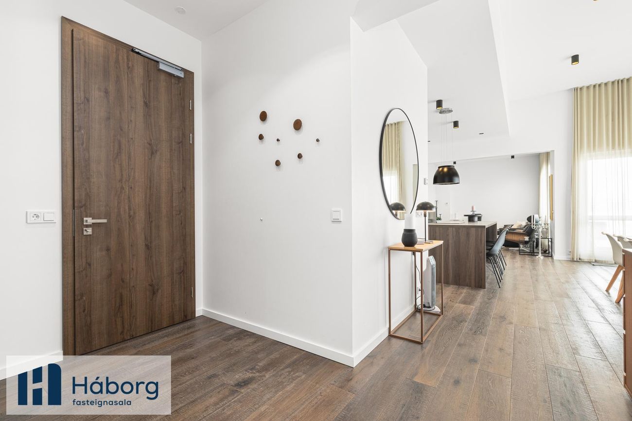 Grensásvegur 1D, 108 Reykjavík