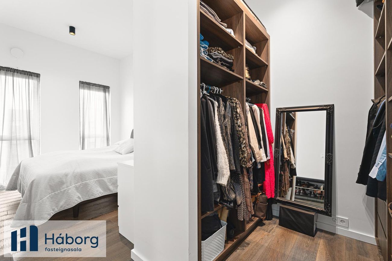 Grensásvegur 1D, 108 Reykjavík