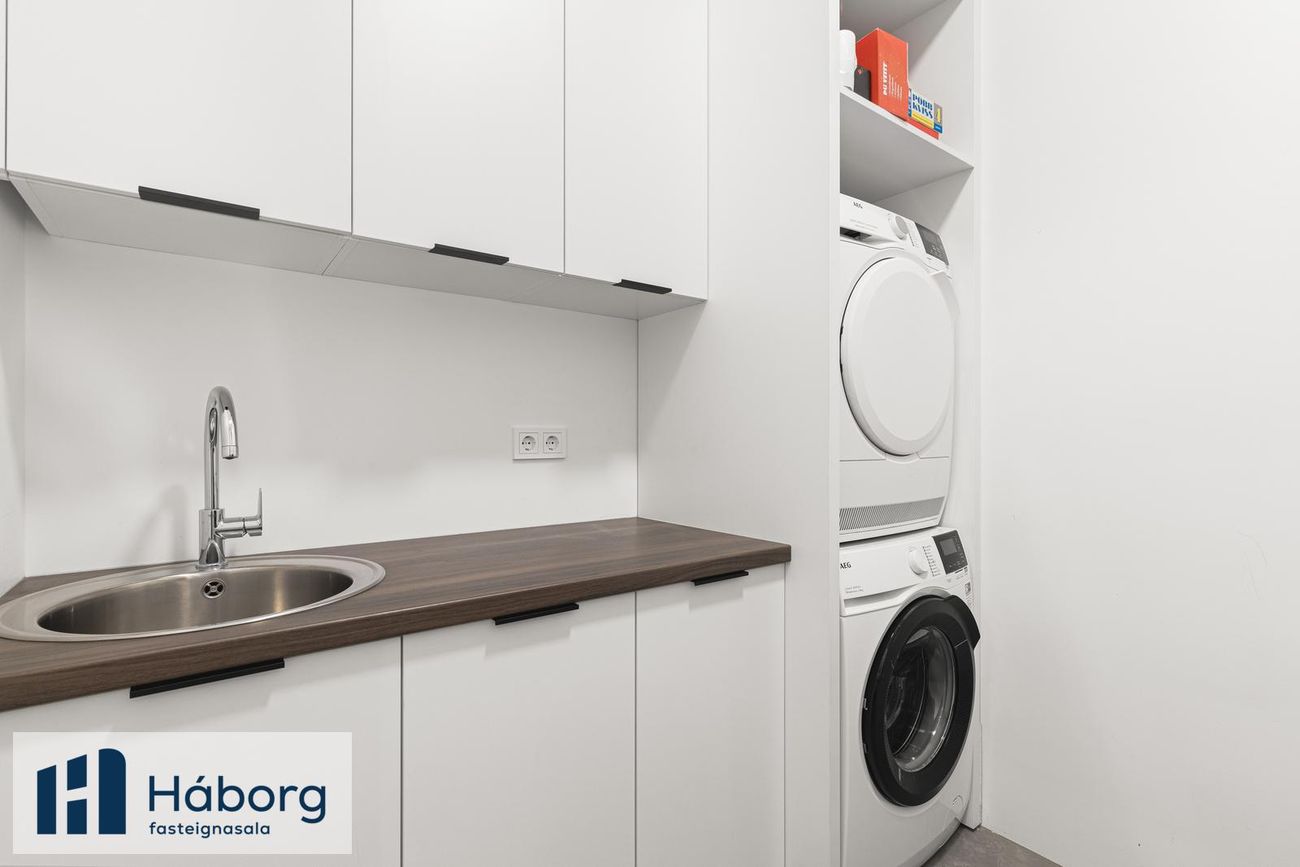 Grensásvegur 1D, 108 Reykjavík