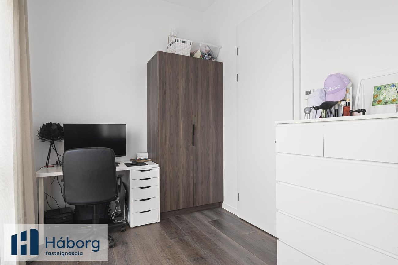 Grensásvegur 1D, 108 Reykjavík