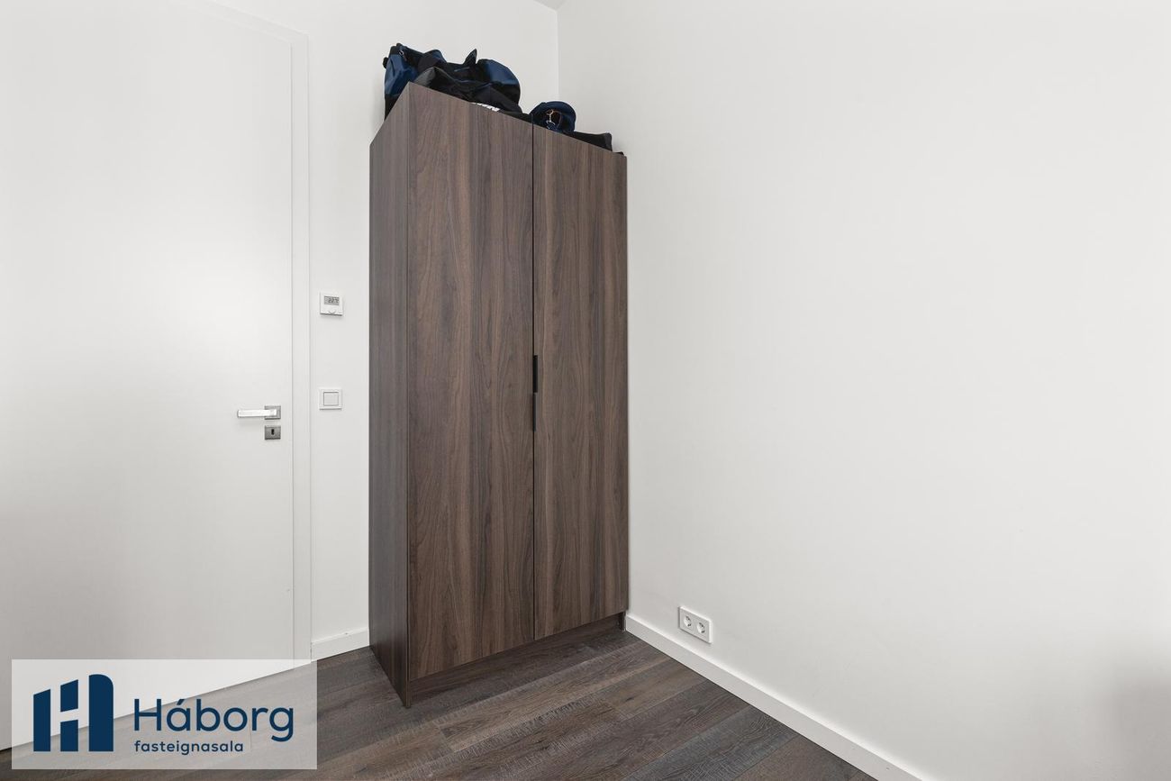 Grensásvegur 1D, 108 Reykjavík