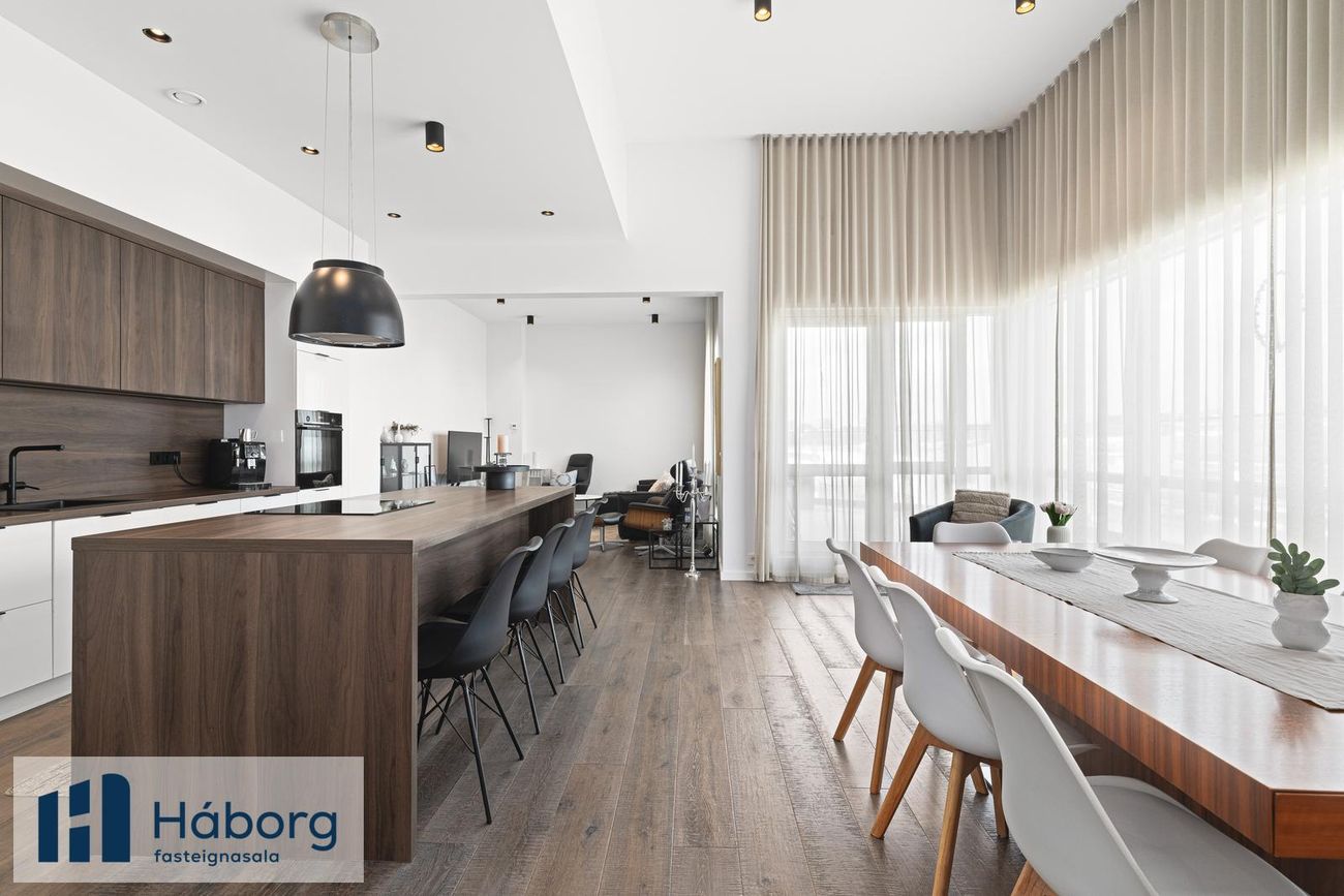 Grensásvegur 1D, 108 Reykjavík