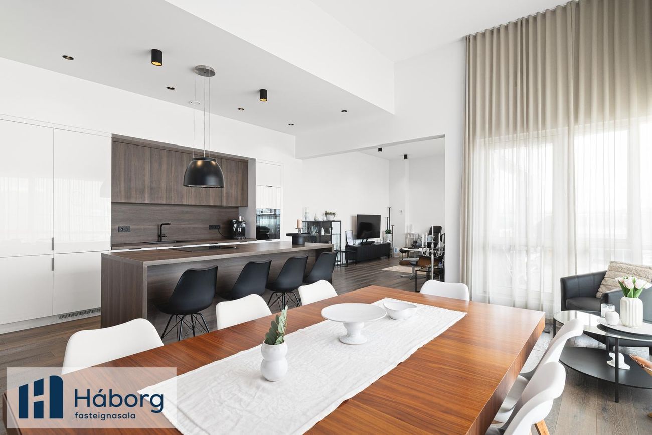 Grensásvegur 1D, 108 Reykjavík