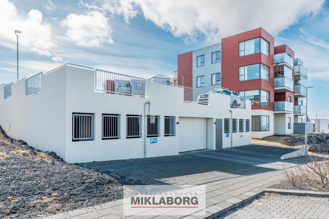 Brekkugata 1, 210 Garðabær