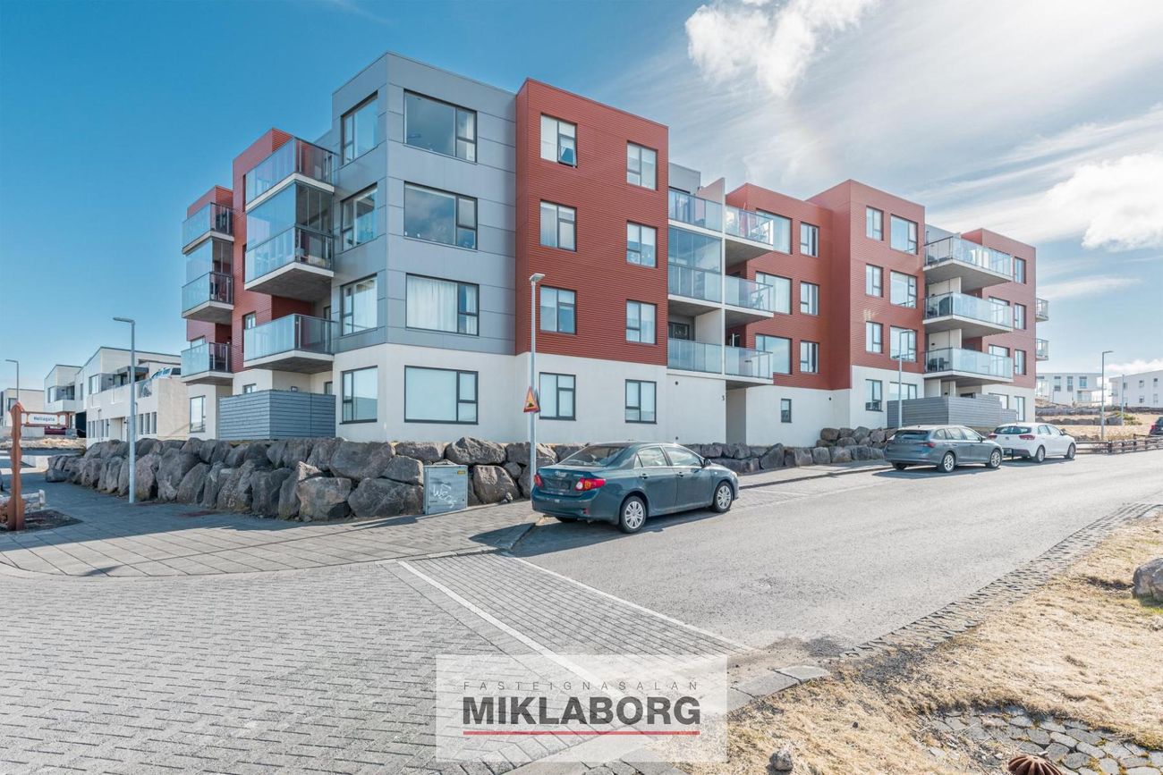 Brekkugata 1, 210 Garðabær