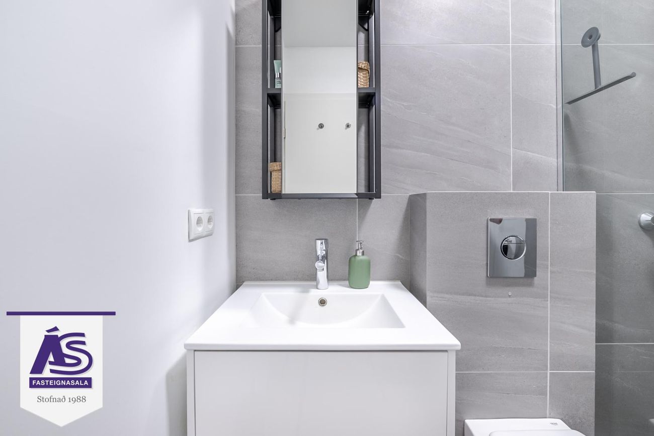 Flókagata 43 - 0001, 105 Reykjavík