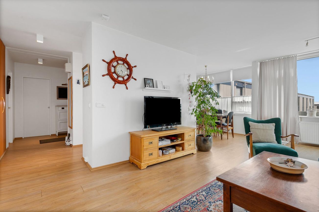 Ferjubakki 12, 109 Reykjavík