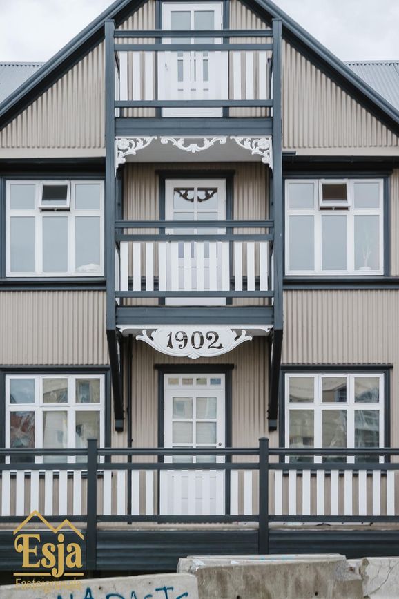 Hverfisgata 83, 101 Reykjavík