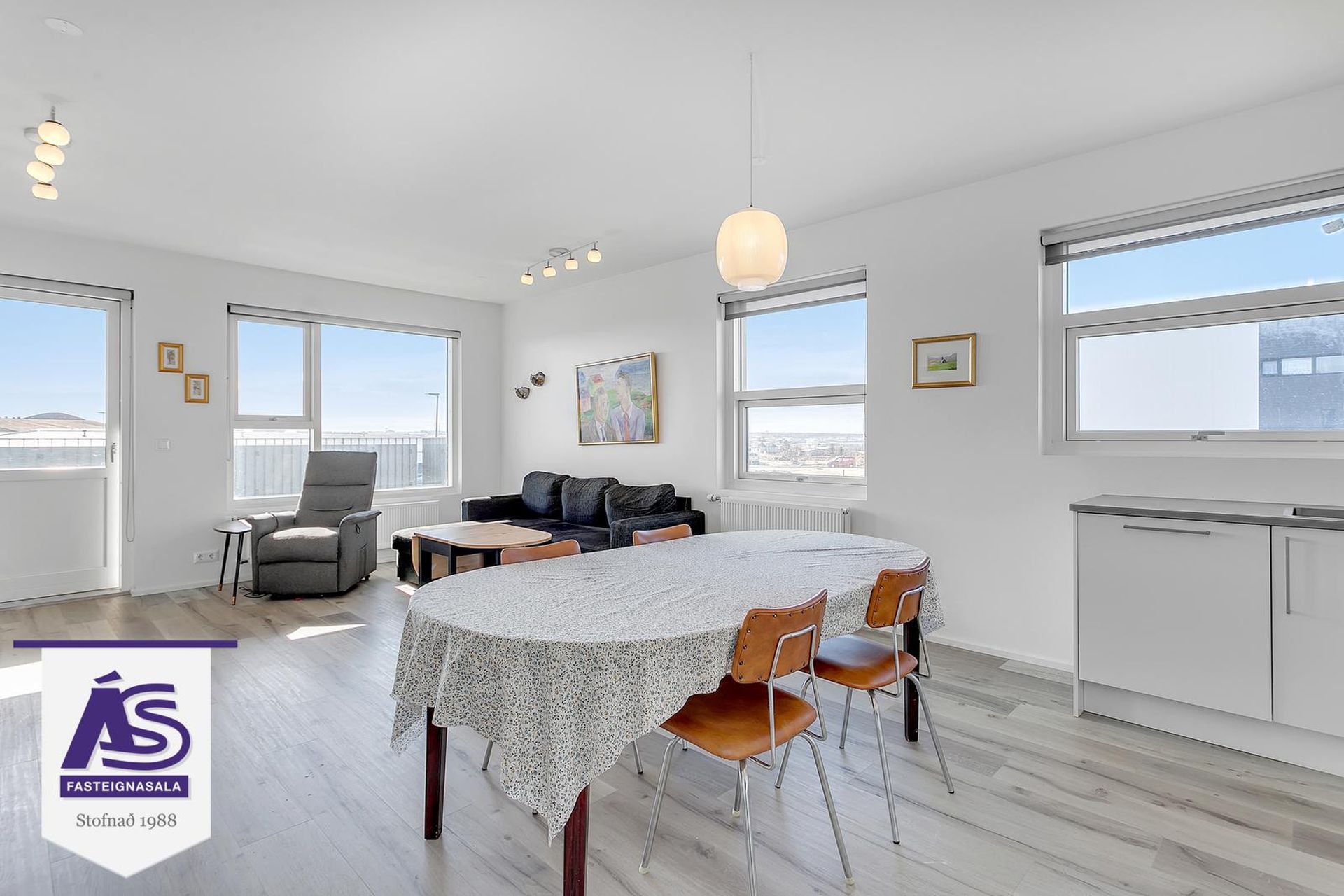 Dalsbraut 4, 260 Reykjanesbær