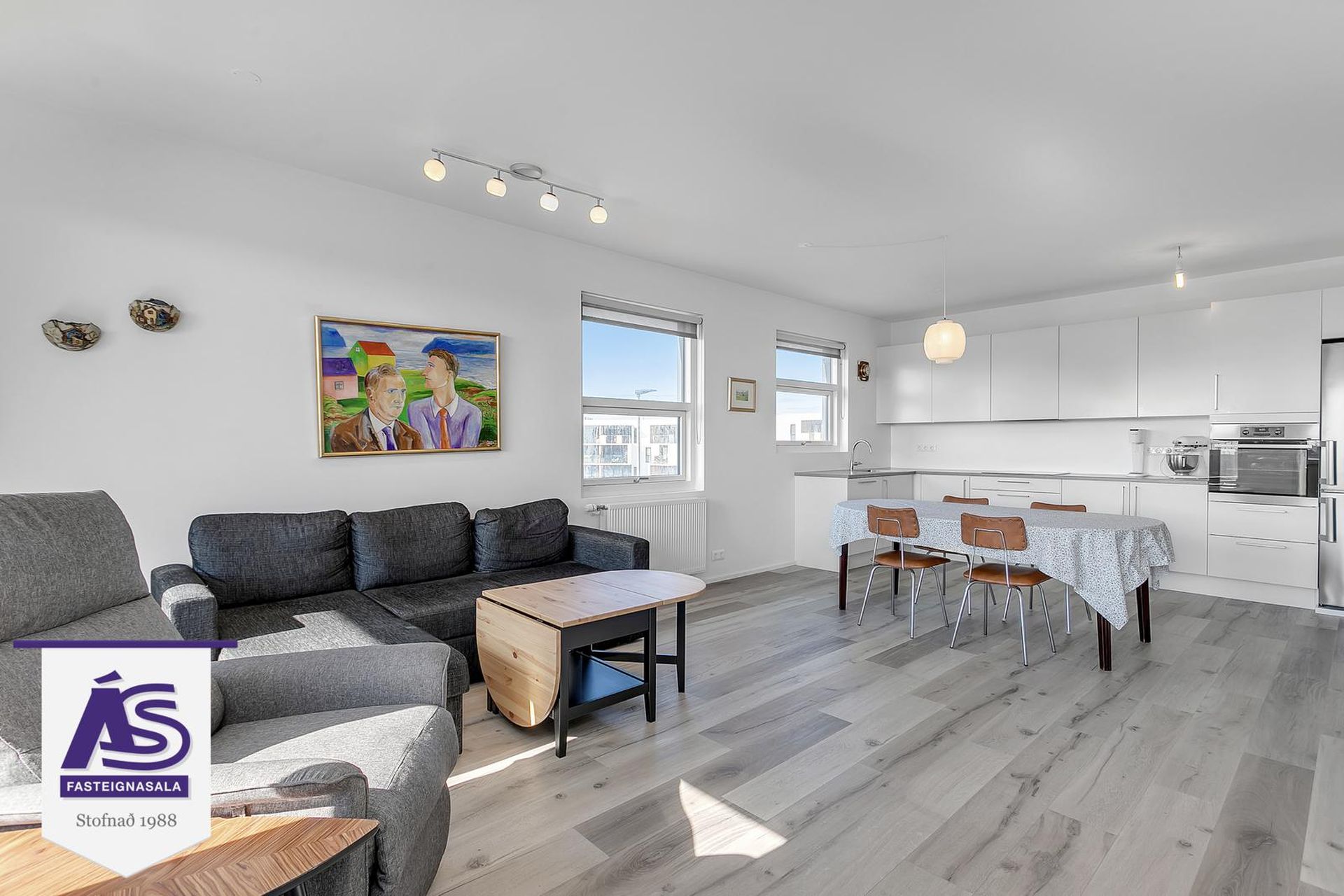 Dalsbraut 4, 260 Reykjanesbær