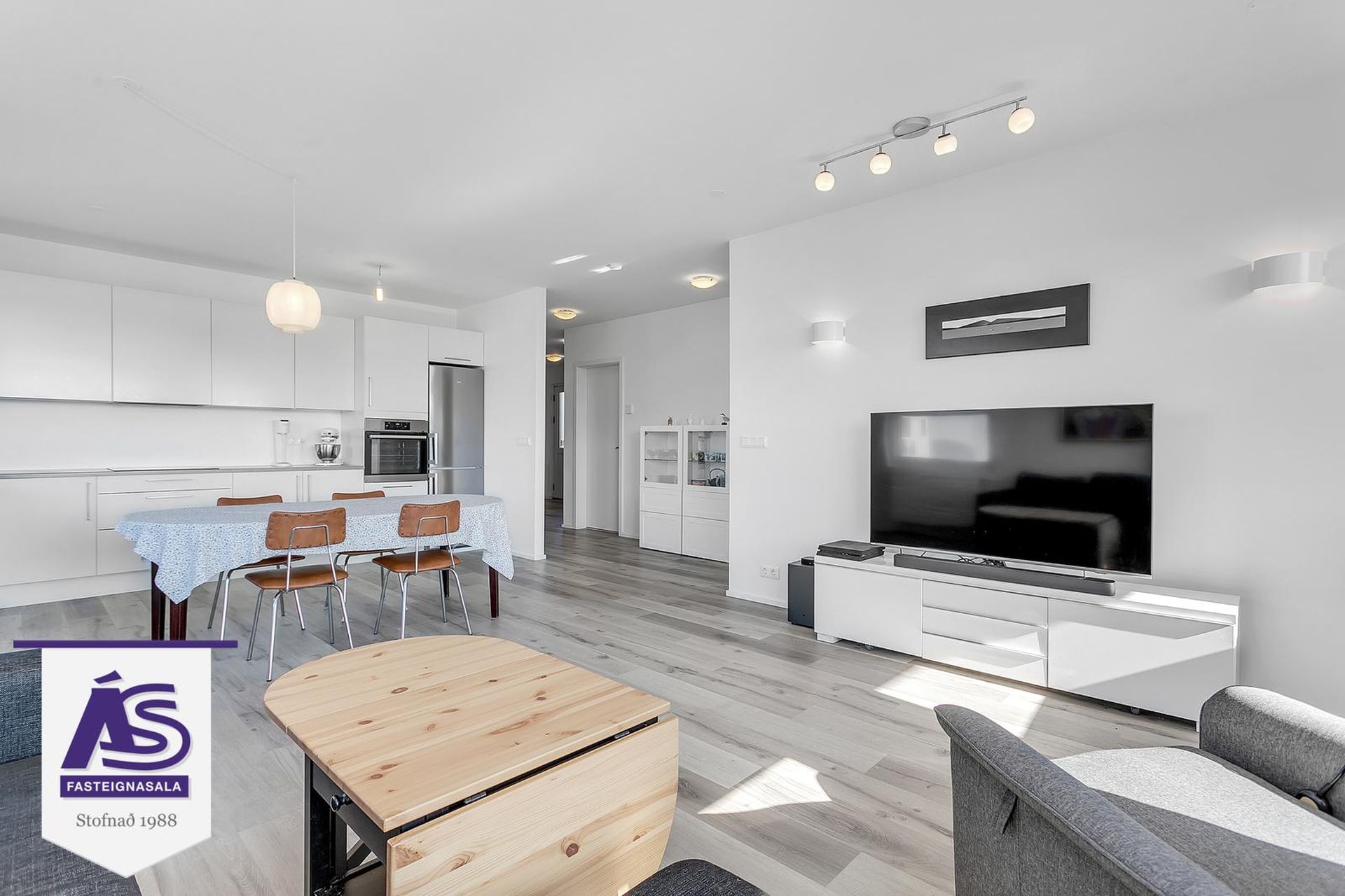 Dalsbraut 4, 260 Reykjanesbær