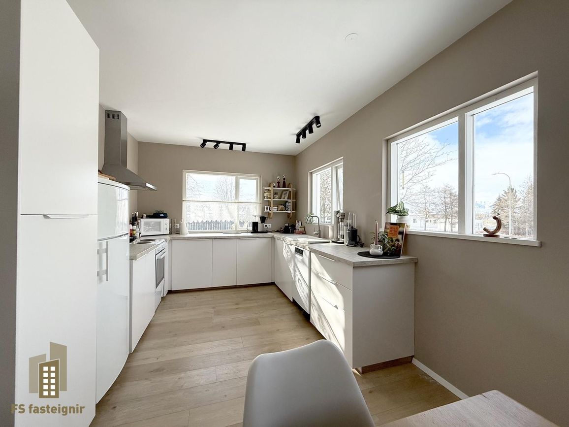 Álfabyggð 24, 600 Akureyri