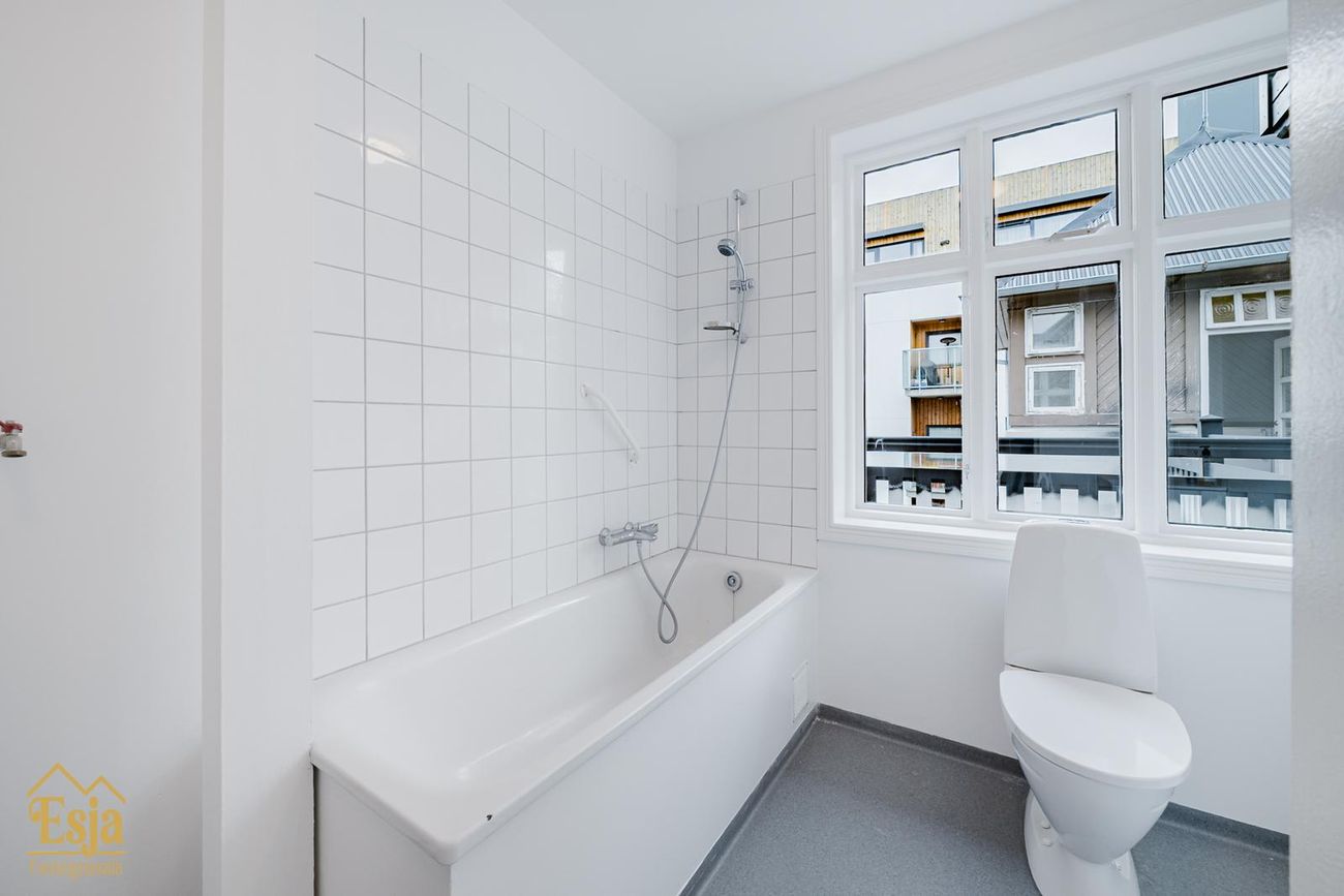 Hverfisgata 83, 101 Reykjavík