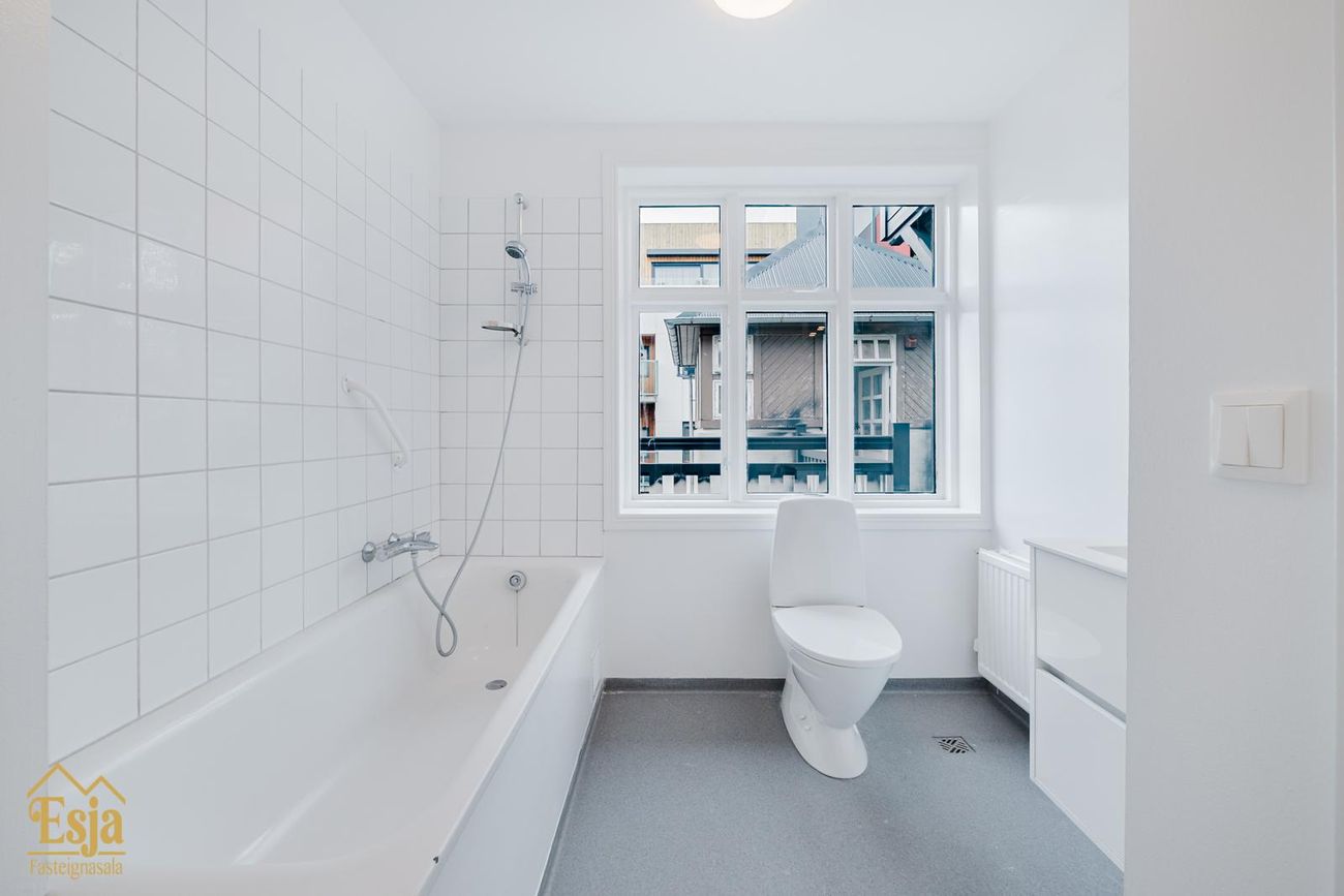 Hverfisgata 83, 101 Reykjavík