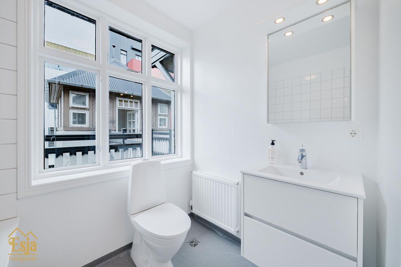 Hverfisgata 83, 101 Reykjavík