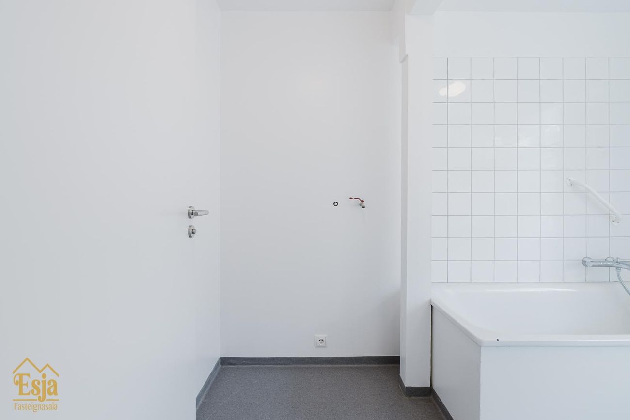 Hverfisgata 83, 101 Reykjavík