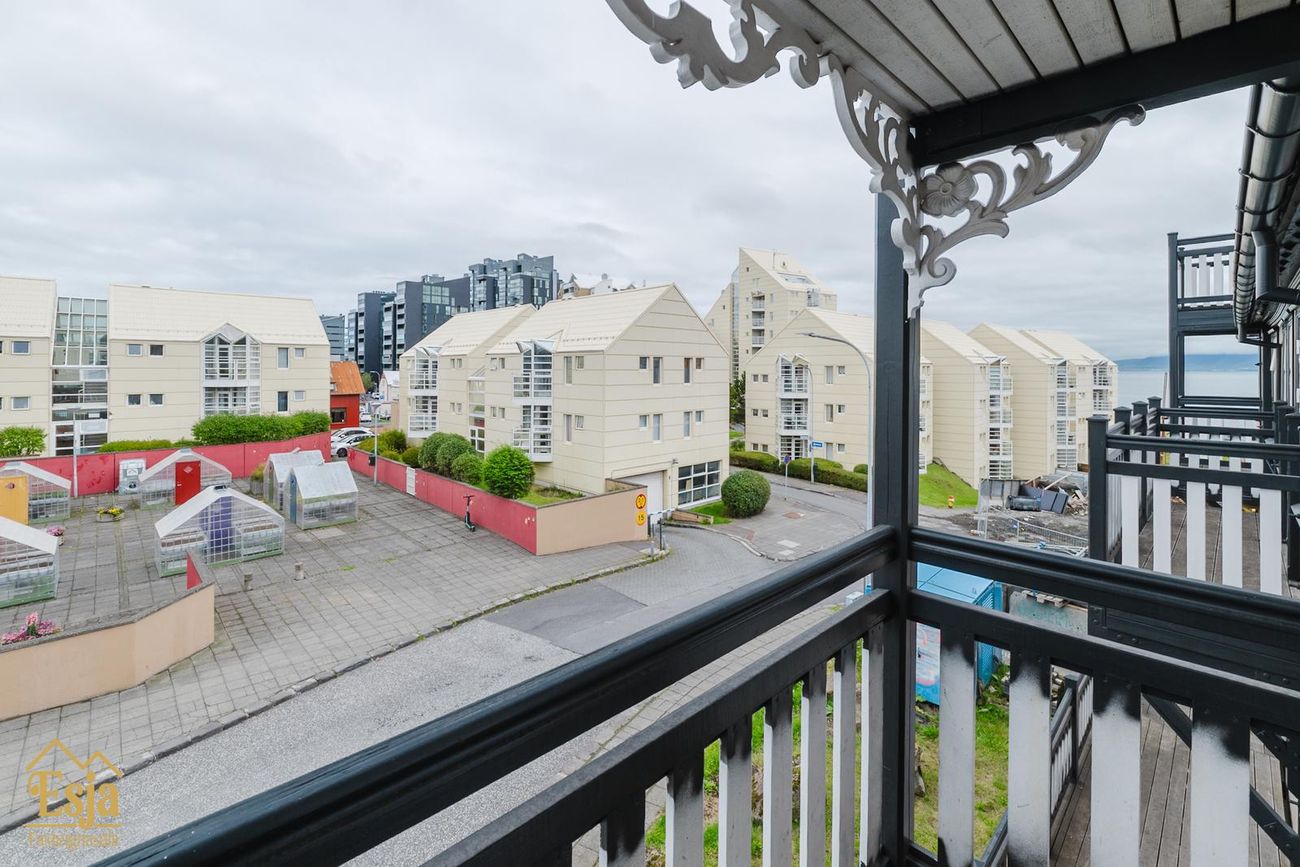 Hverfisgata 83, 101 Reykjavík