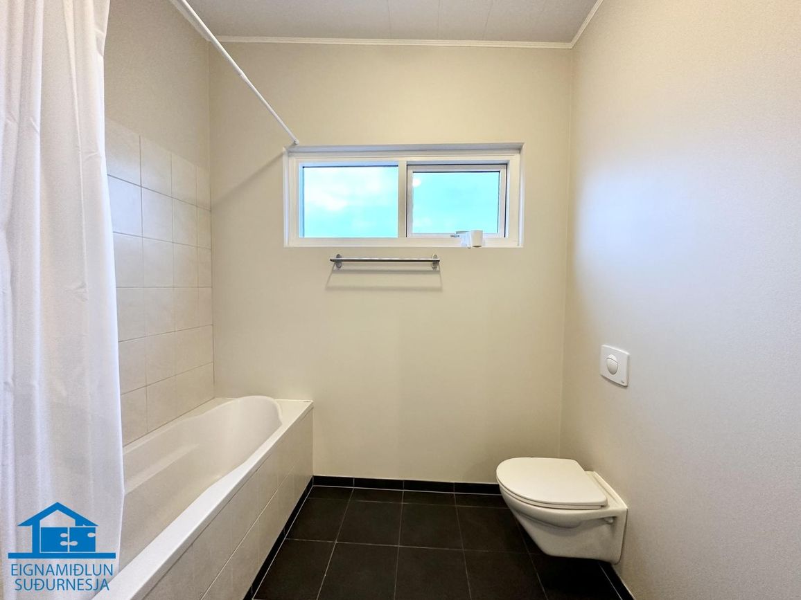 Tjarnabraut 14, 260 Reykjanesbær