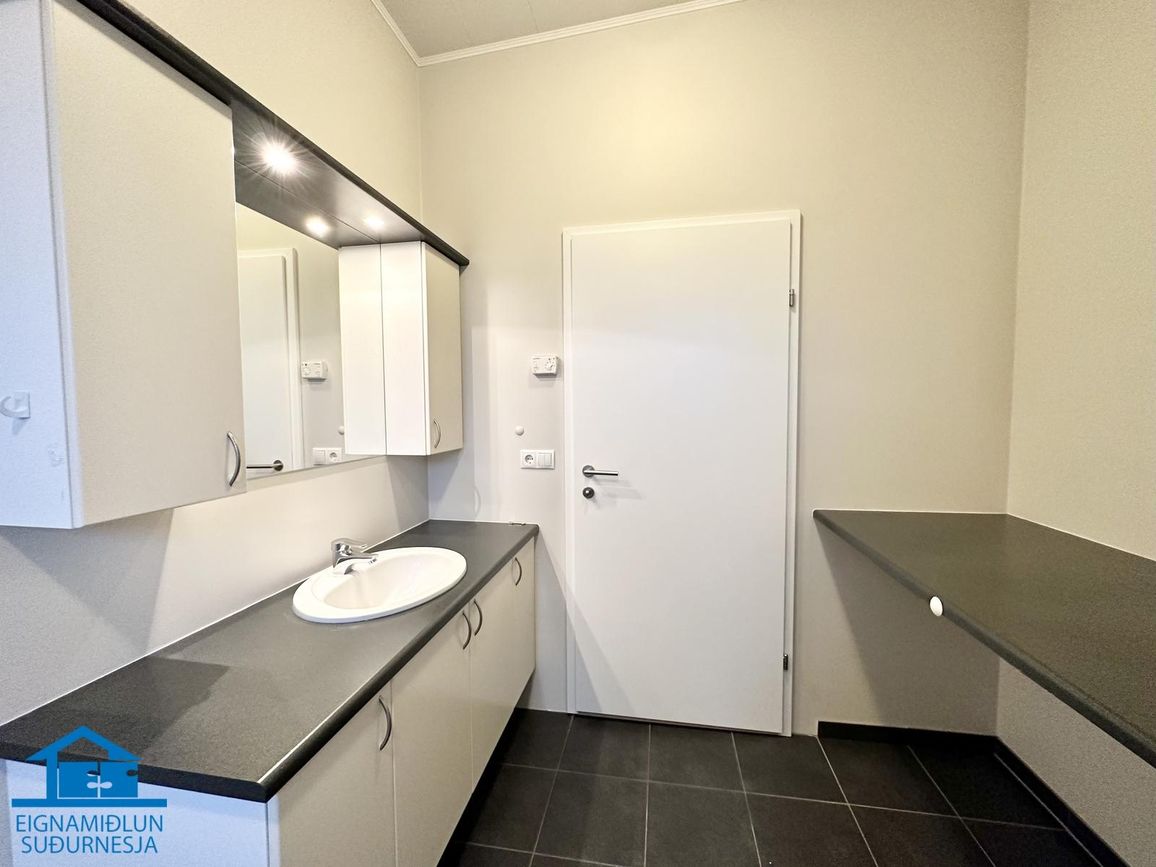 Tjarnabraut 14, 260 Reykjanesbær